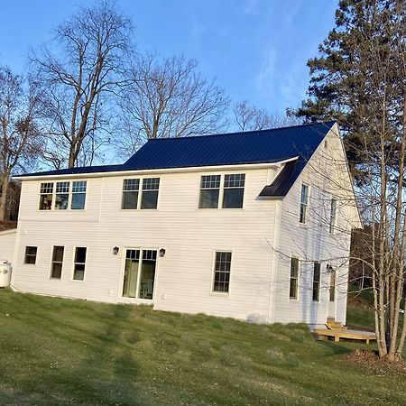Beach House - On Lake Time Newport Exterior photo